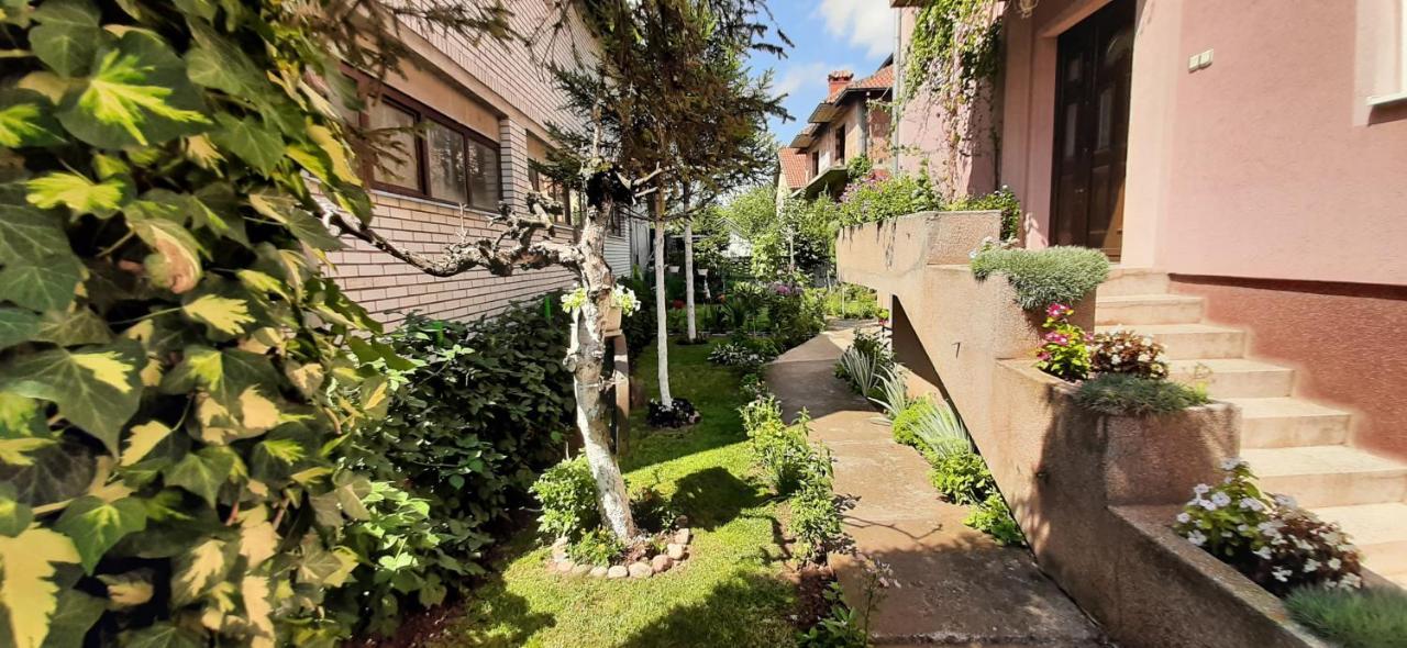 Exclusive Appartement Paraćin Buitenkant foto