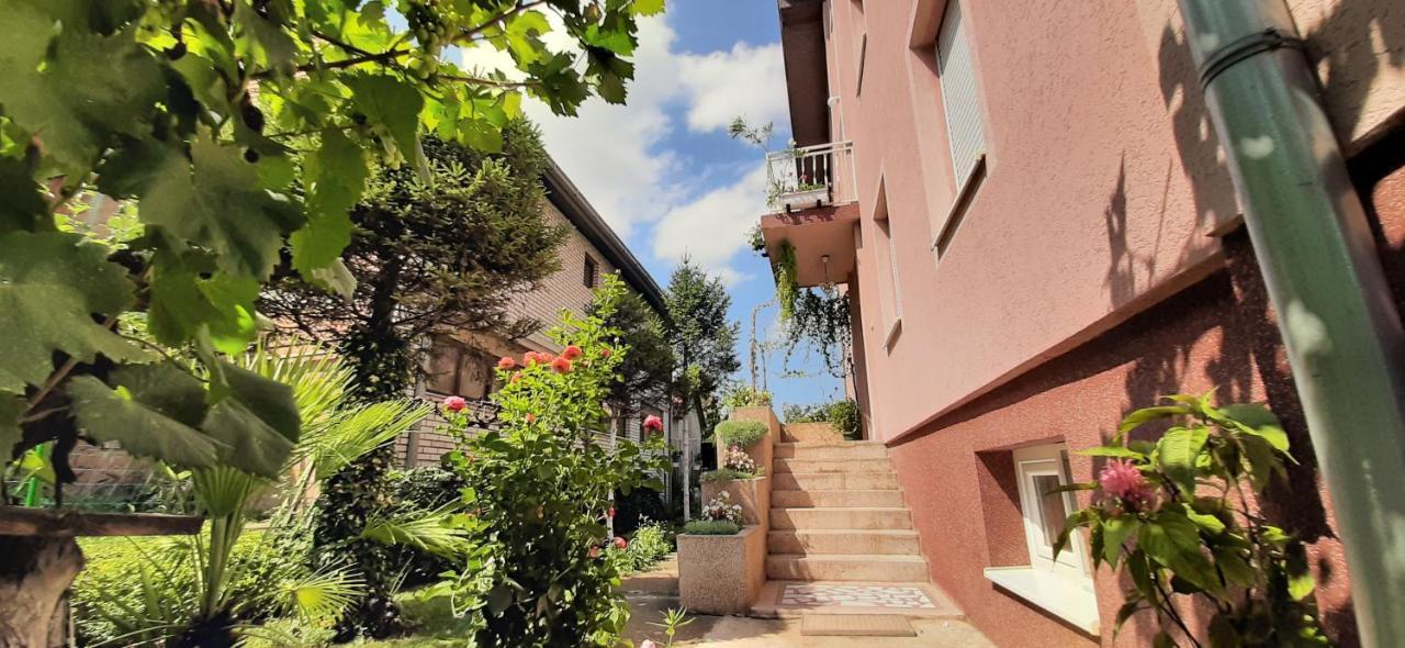 Exclusive Appartement Paraćin Buitenkant foto