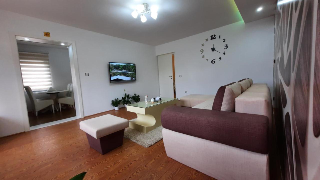 Exclusive Appartement Paraćin Buitenkant foto