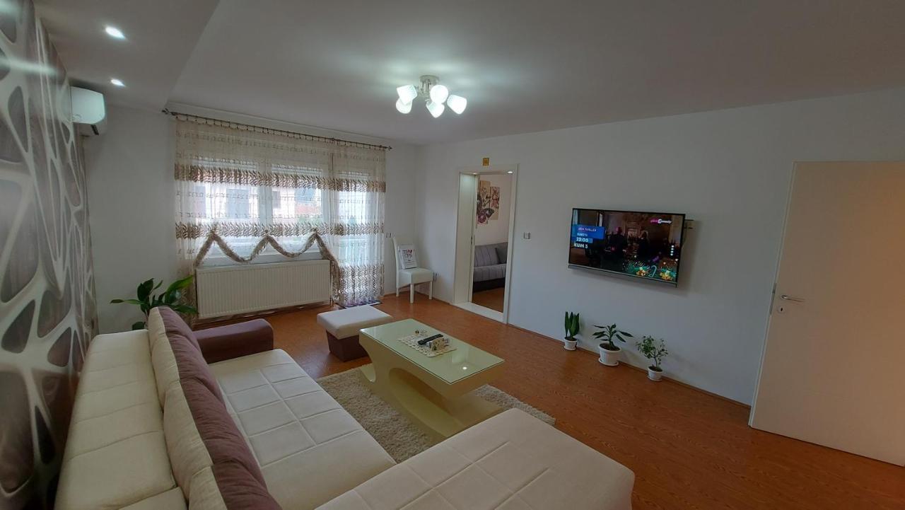 Exclusive Appartement Paraćin Buitenkant foto