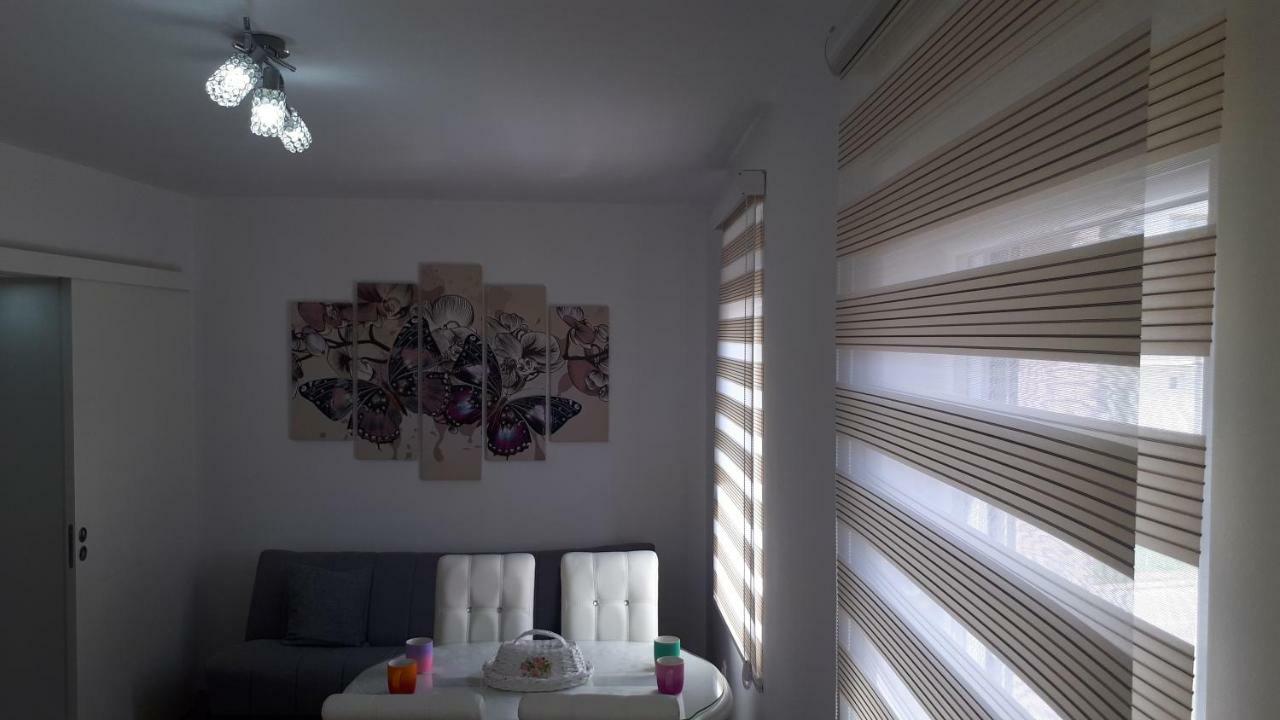 Exclusive Appartement Paraćin Buitenkant foto