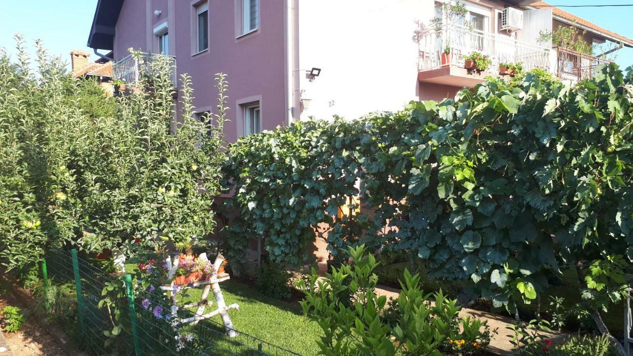 Exclusive Appartement Paraćin Buitenkant foto