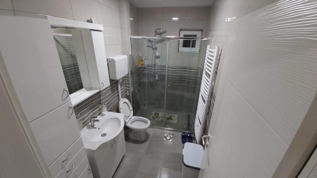 Exclusive Appartement Paraćin Buitenkant foto
